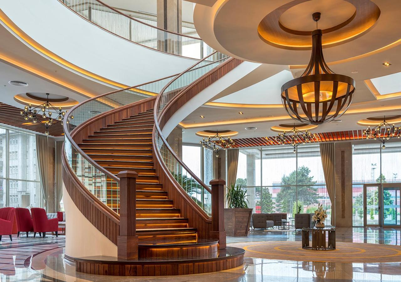 Ramada Plaza By Wyndham Rize Otel Dış mekan fotoğraf The lobby of the hotel